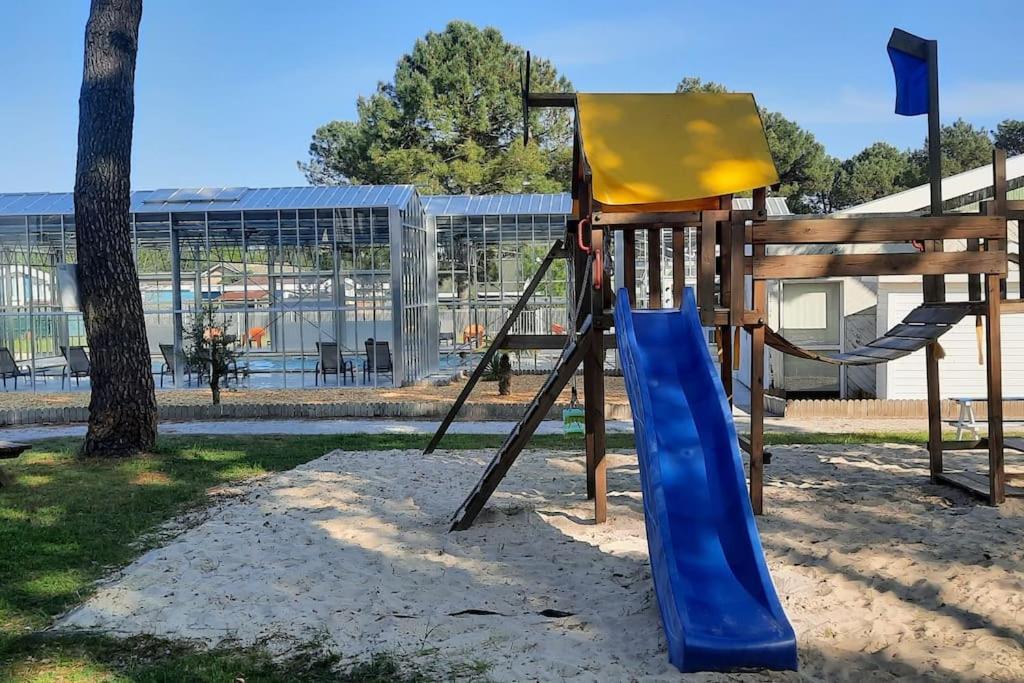 Chez Ced Et Laeti, Appartement Prive Avec Jardin Et Terrasse Dans Residence L'Estuaire Muni D'Une Piscine Couverte Et Aire De Jeu, Linge De Lit Et De Salle D'Eau Ainsi Que Tele, Compris Dans Le Tarif Profitez A Fond De Notre Belle Region Le Verdon-sur-Mer Exterior photo