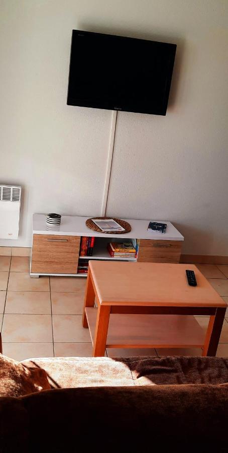 Chez Ced Et Laeti, Appartement Prive Avec Jardin Et Terrasse Dans Residence L'Estuaire Muni D'Une Piscine Couverte Et Aire De Jeu, Linge De Lit Et De Salle D'Eau Ainsi Que Tele, Compris Dans Le Tarif Profitez A Fond De Notre Belle Region Le Verdon-sur-Mer Exterior photo