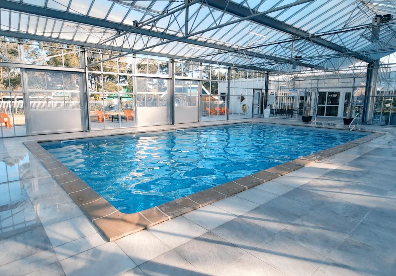 Chez Ced Et Laeti, Appartement Prive Avec Jardin Et Terrasse Dans Residence L'Estuaire Muni D'Une Piscine Couverte Et Aire De Jeu, Linge De Lit Et De Salle D'Eau Ainsi Que Tele, Compris Dans Le Tarif Profitez A Fond De Notre Belle Region Le Verdon-sur-Mer Exterior photo