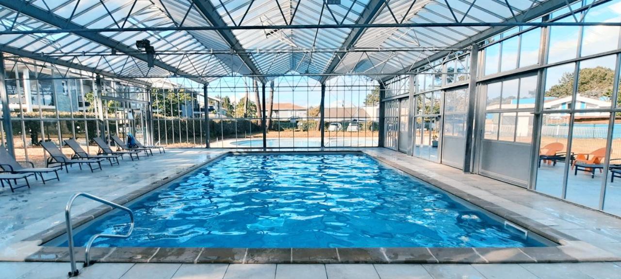 Chez Ced Et Laeti, Appartement Prive Avec Jardin Et Terrasse Dans Residence L'Estuaire Muni D'Une Piscine Couverte Et Aire De Jeu, Linge De Lit Et De Salle D'Eau Ainsi Que Tele, Compris Dans Le Tarif Profitez A Fond De Notre Belle Region Le Verdon-sur-Mer Exterior photo