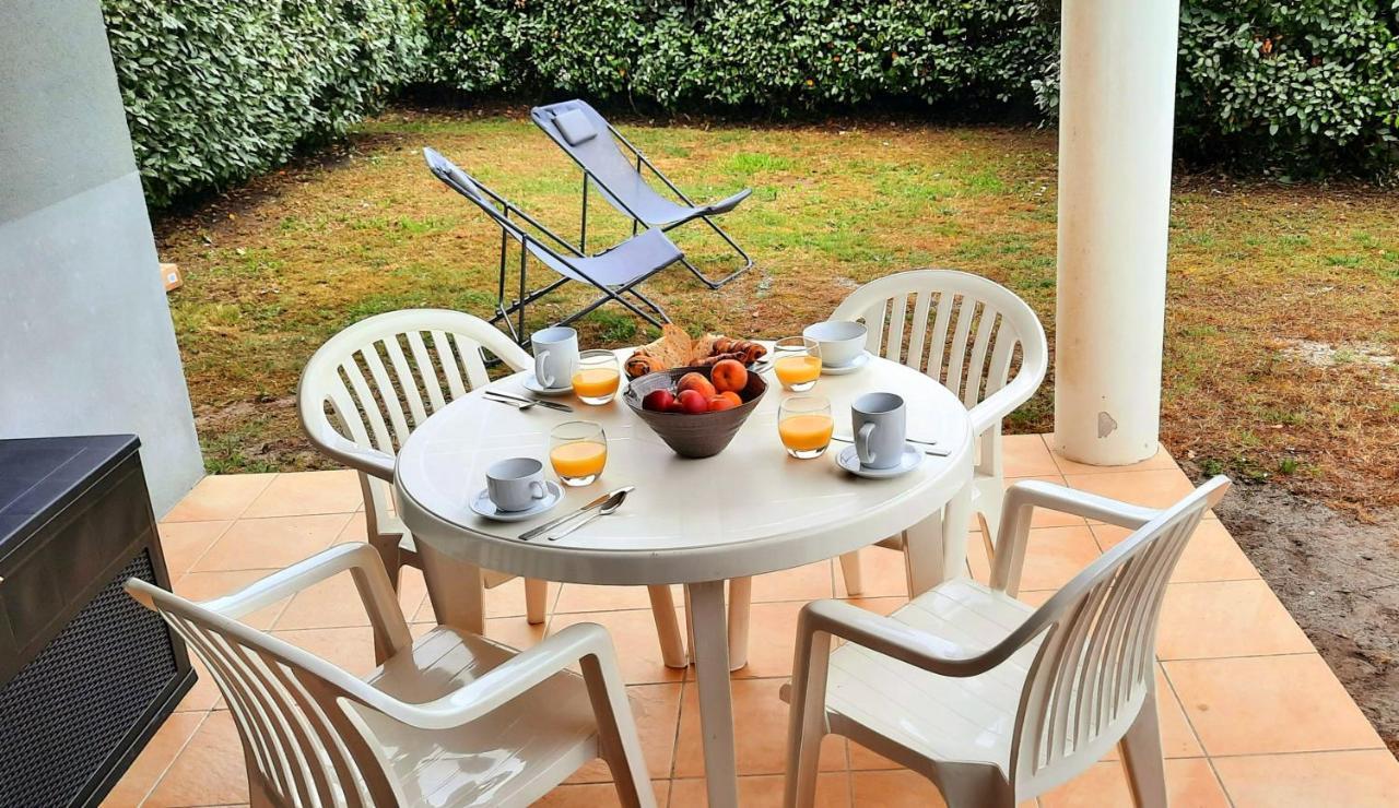 Chez Ced Et Laeti, Appartement Prive Avec Jardin Et Terrasse Dans Residence L'Estuaire Muni D'Une Piscine Couverte Et Aire De Jeu, Linge De Lit Et De Salle D'Eau Ainsi Que Tele, Compris Dans Le Tarif Profitez A Fond De Notre Belle Region Le Verdon-sur-Mer Exterior photo